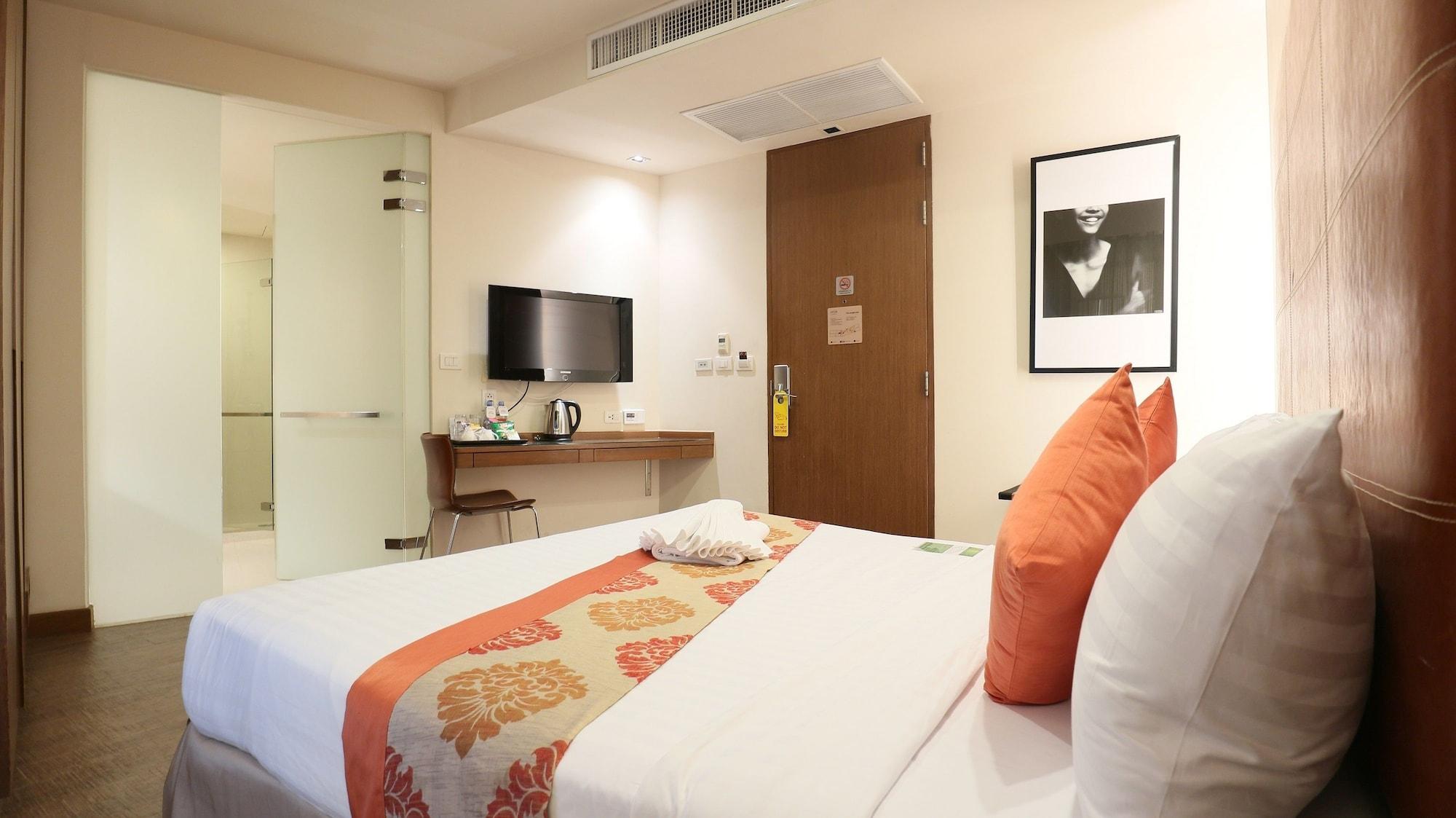 On8 Sukhumvit Nana 3*
