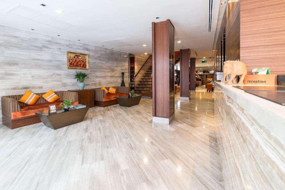 On8 Sukhumvit Nana Hotel